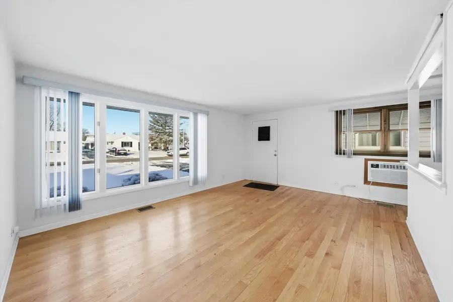 8765 S Beck Place, Hometown, IL 60456 - Image #3