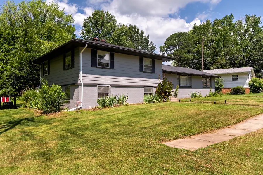 804 S Valley Road, Carbondale, IL 62901 - Image #3