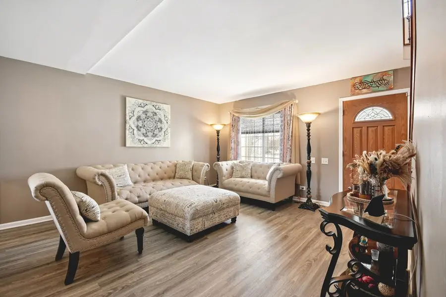 521 Ivory Lane, Bartlett, IL 60103 - Image #2