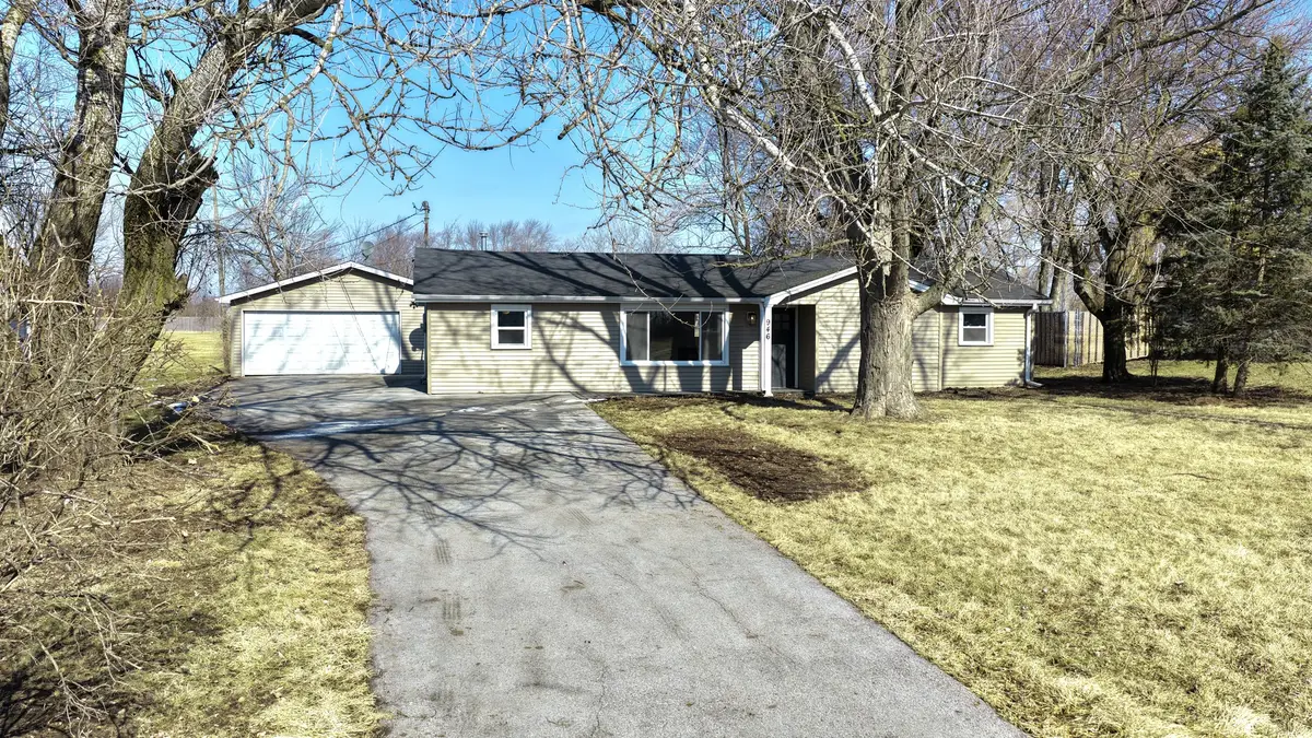 946 W Arlington Lane, Crete, IL 60417 - #1