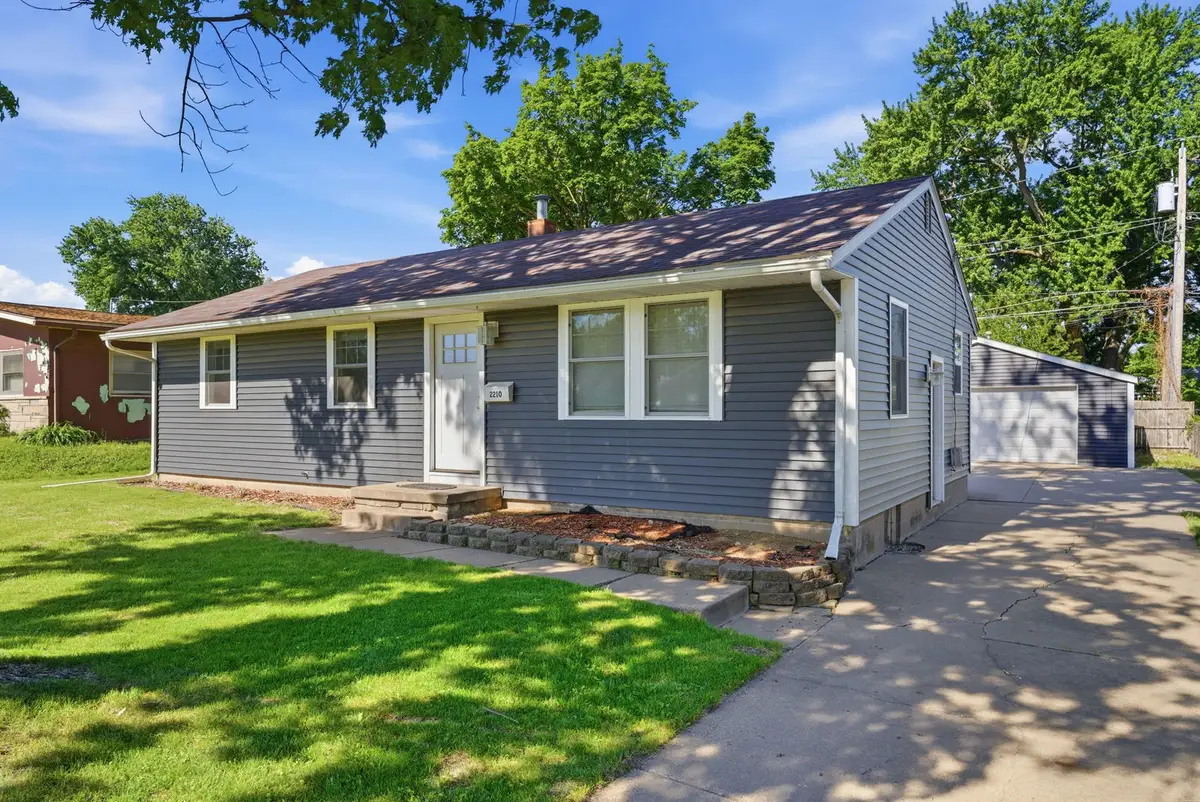2210 N Fairmount Street, Davenport, IA 52804 - #1