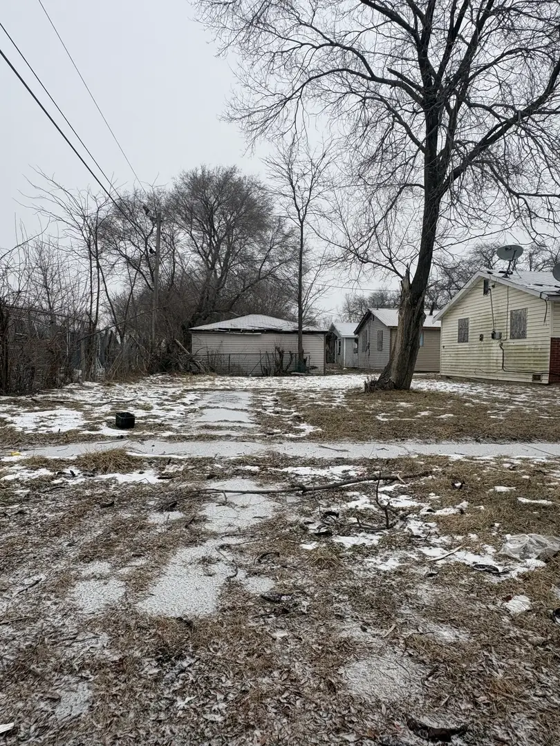 810 E 11th Street, Ford Heights, IL 60411 - #3