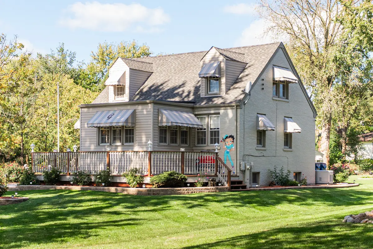 880 Bemis Road, Glen Ellyn, IL 60137 - Image #1