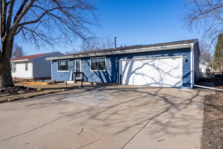 318 W Oak Street, Eldridge, IA 52748 - Image #2