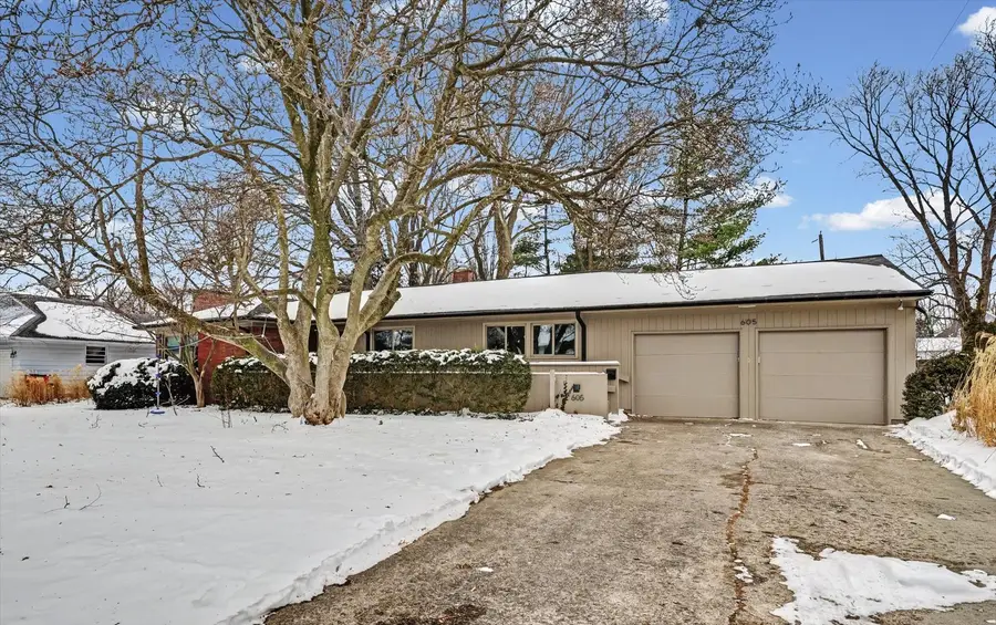 605 S James Street, Champaign, IL 61821 - #3