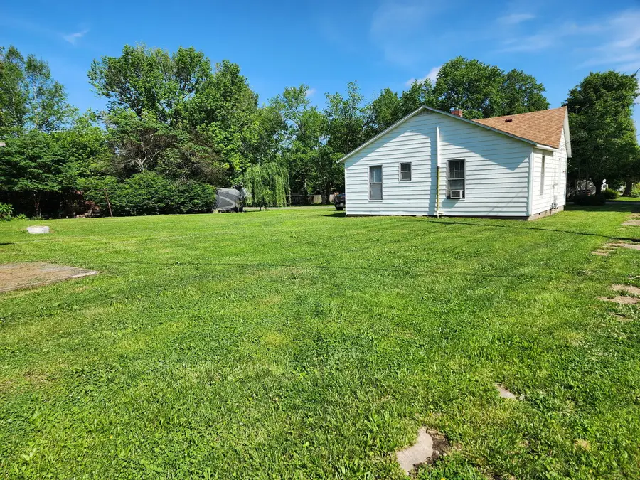 1300 W Madison Street, Herrin, IL 62948 - #2