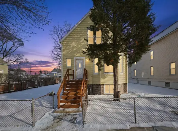 10451 S Hoxie Avenue, Chicago, IL 60617