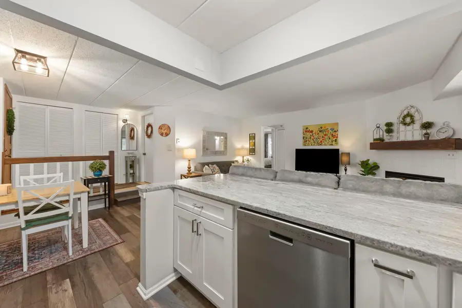 404 Melrose Avenue #103, Glen Ellyn, IL 60137 - #3