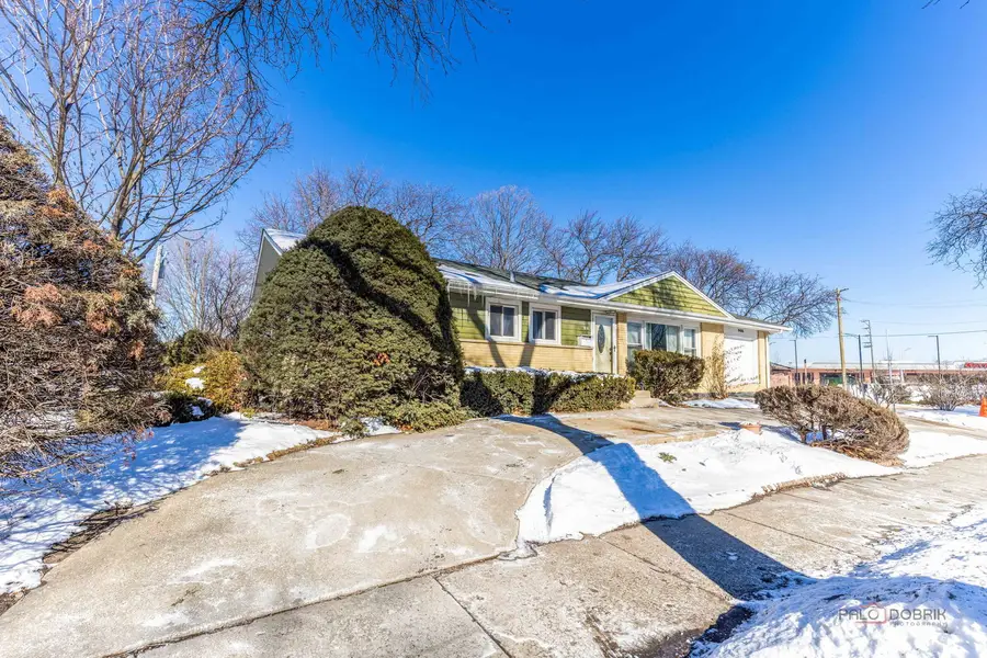 908 E Central Road, Mount Prospect, IL 60056 - Image #2