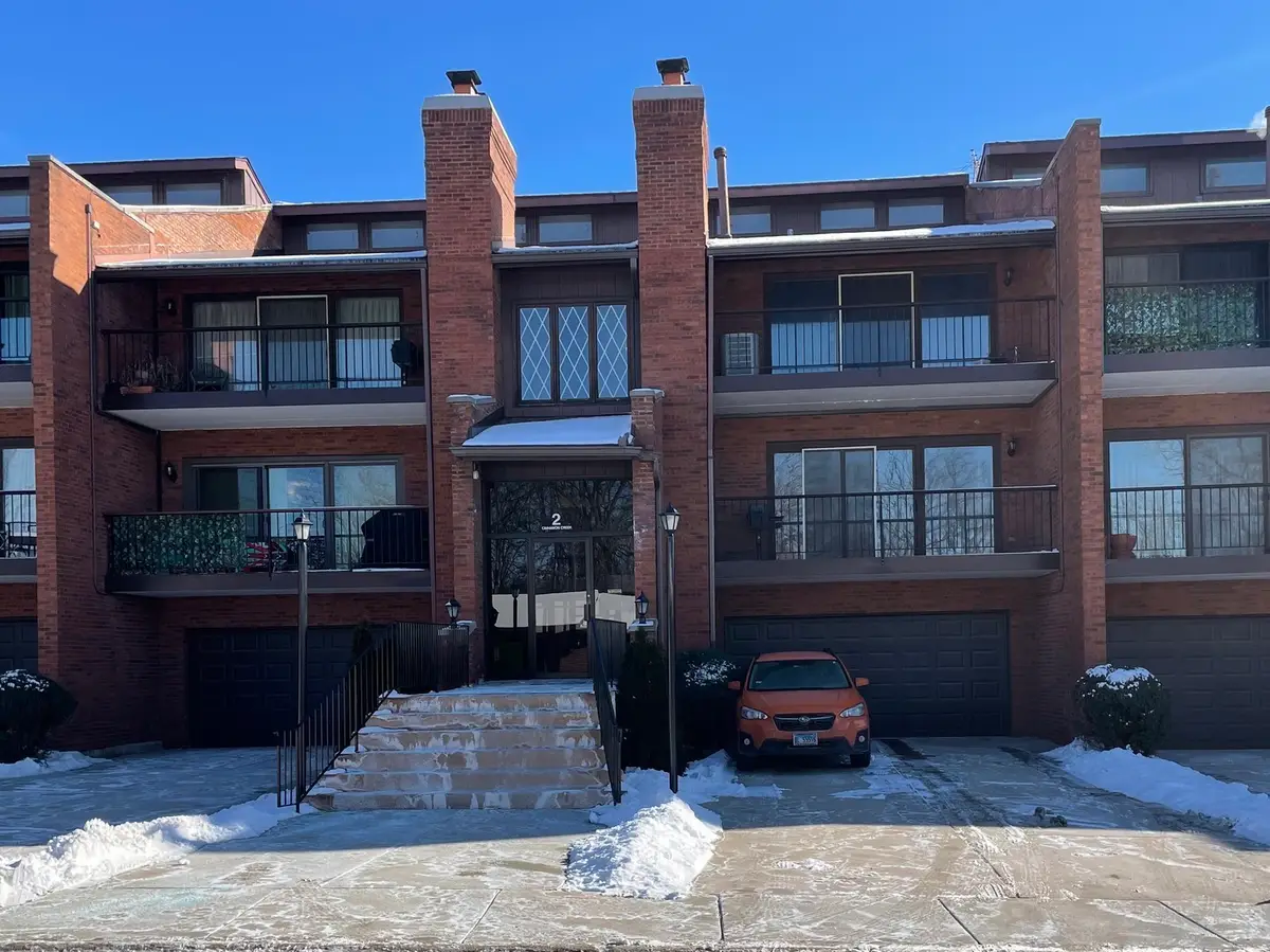 2 Cinnamon Creek Drive #2S, Palos Hills, IL 60465 - Image #1