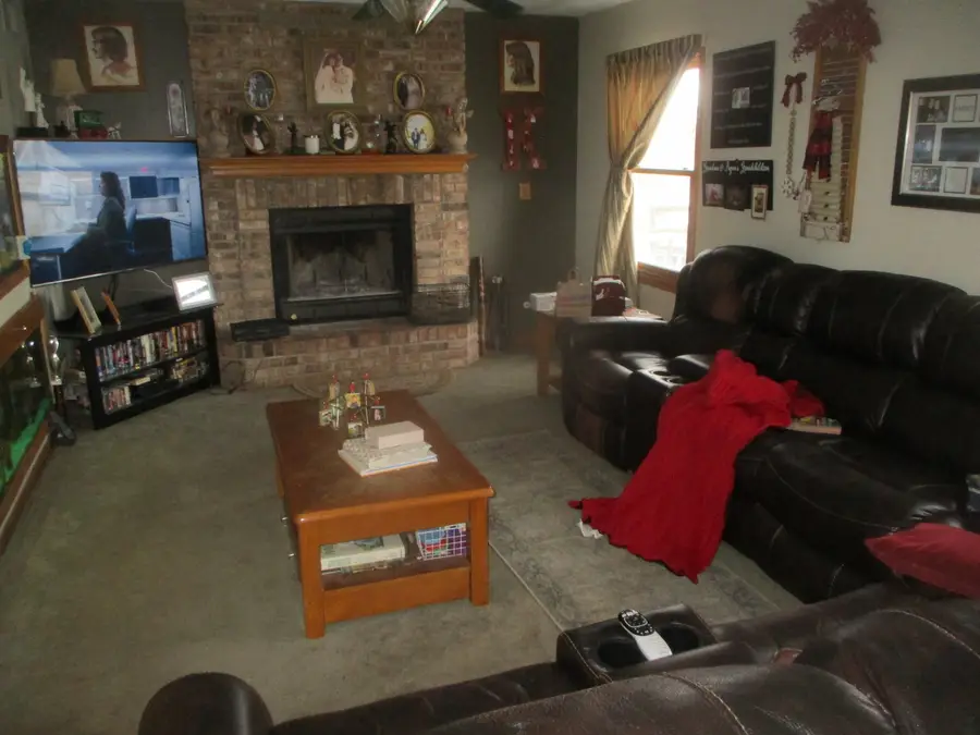 1864 N 2753rd Road, Ottawa, IL 61350 - Image #2