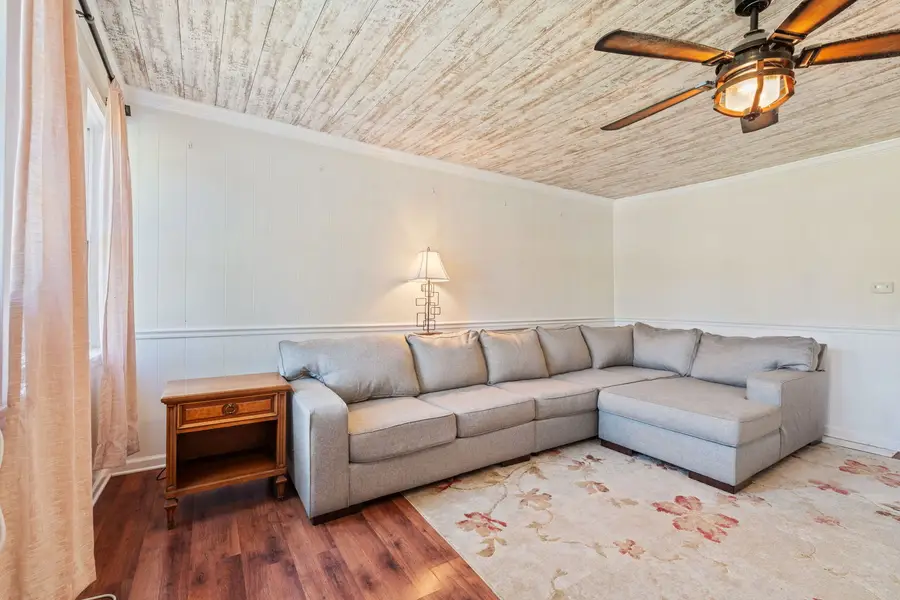 26177 W Lakeview Avenue, Ingleside, IL 60041 - Image #2