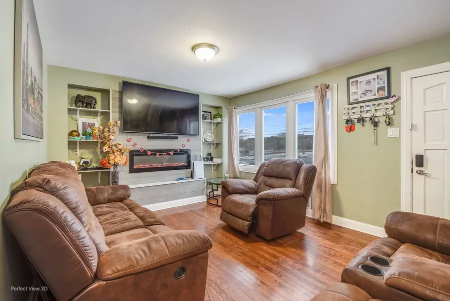 8254 Linder Avenue, Burbank, IL 60459 - Image #2