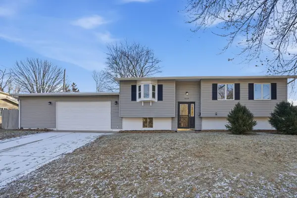 4153 Greenbrier Drive, Bettendorf, IA 52722