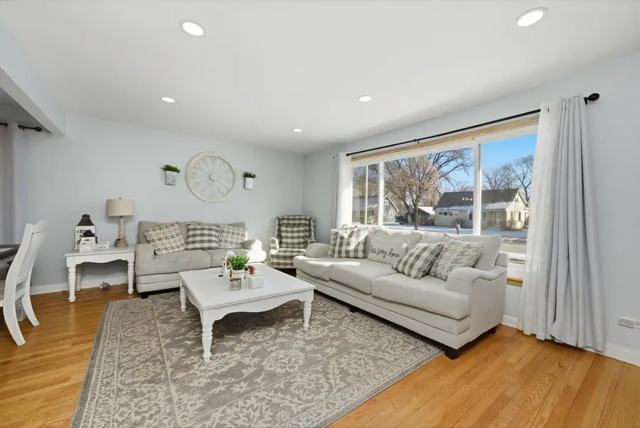 8930 Mcvicker Avenue, Oak Lawn, IL 60453 - #3