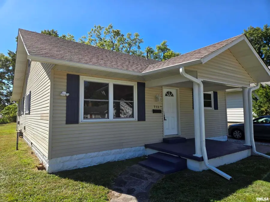 713 N 8th Street, Herrin, IL 62848 - #2