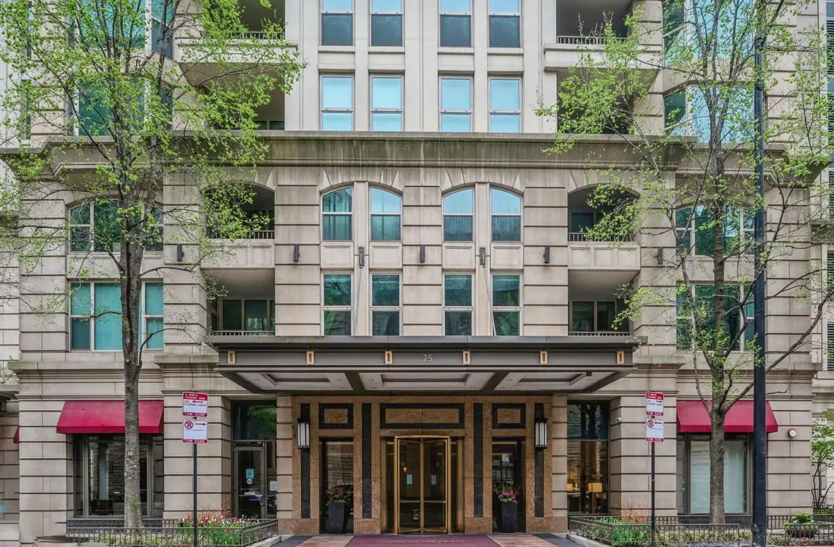 25 E Superior Street #1003, Chicago, IL 60611 - #1