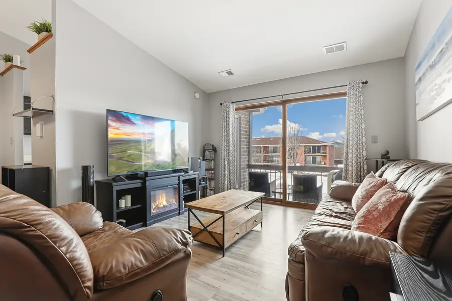 5024 Circle Court #1010, Crestwood, IL 60418 - Image #2