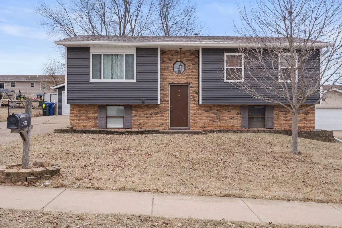 2629 Sheffield Drive, Davenport, IA 52806 - Image #1