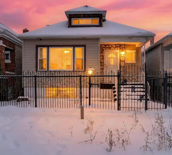 8330 S Essex Avenue, Chicago, IL 60617