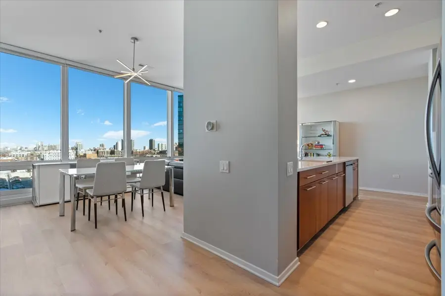 500 W Superior Street #802, Chicago, IL 60654 - #3