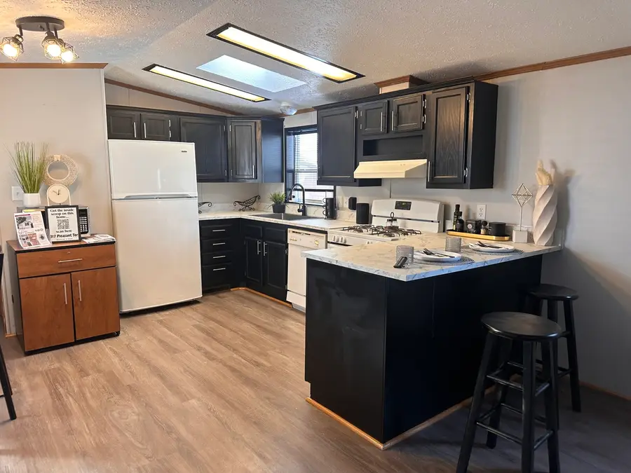 317 Pleasant Terrace, Matteson, IL 60443 - Image #2