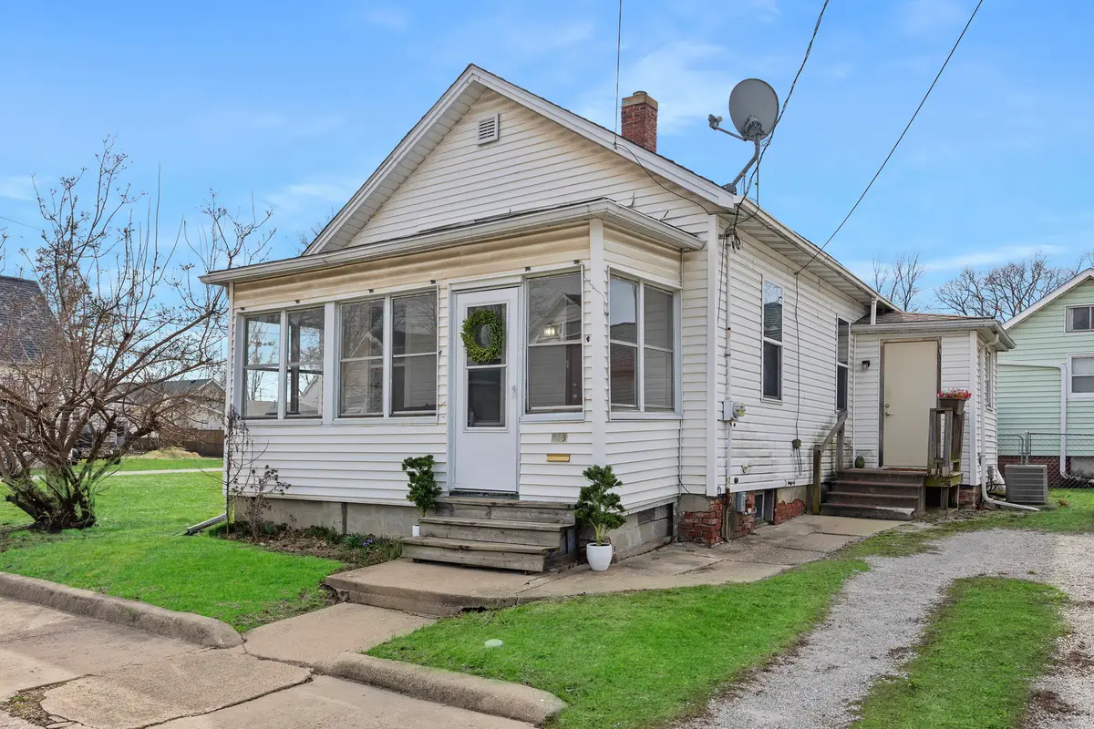 910 N Mason Street, Bloomington, IL 61701 - #1