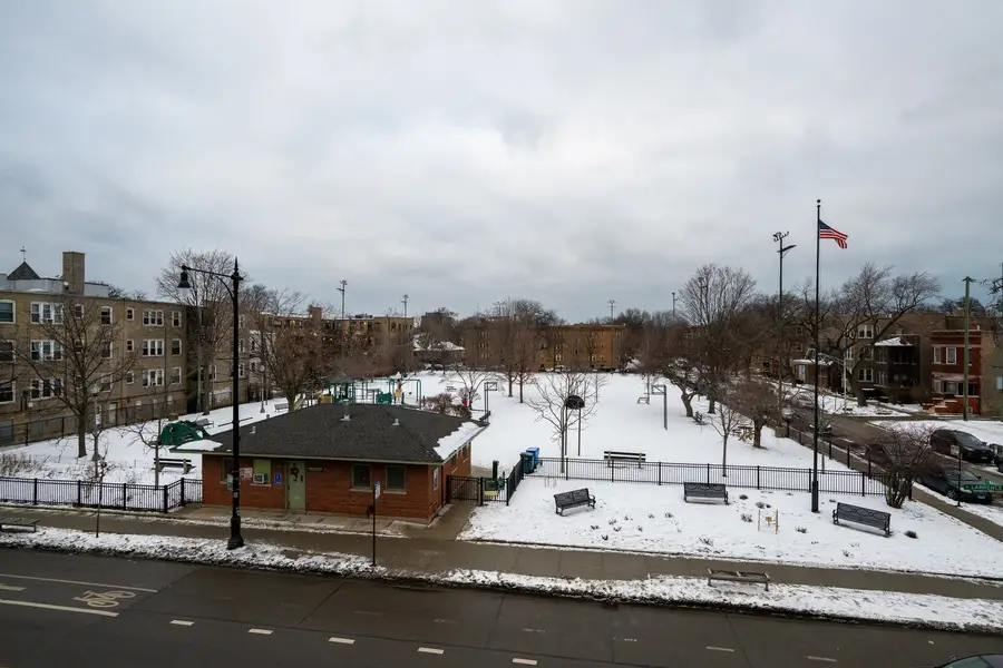 2703 W Lawrence Avenue #3, Chicago, IL 60625 - Image #2