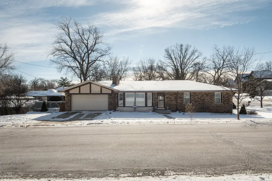 9401 S 83rd Avenue, Hickory Hills, IL 60457 - #2