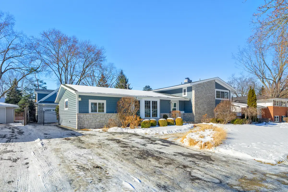 711 S 4th Avenue, Libertyville, IL 60048 - #1