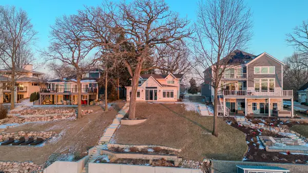 1590 Lake Holiday Drive, Lake Holiday, IL 60548