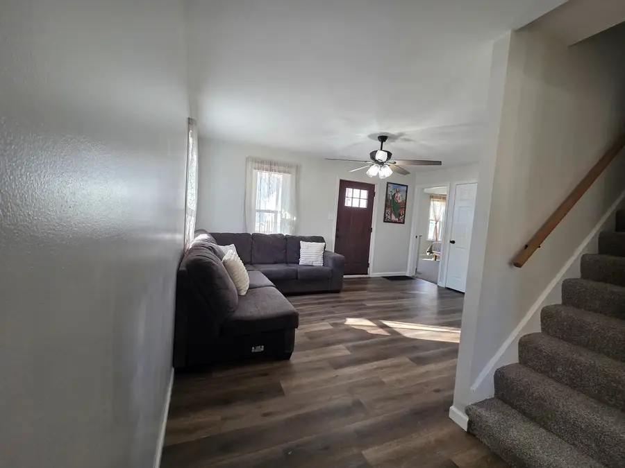 908 1st Avenue, Sterling, IL 61081 - #3