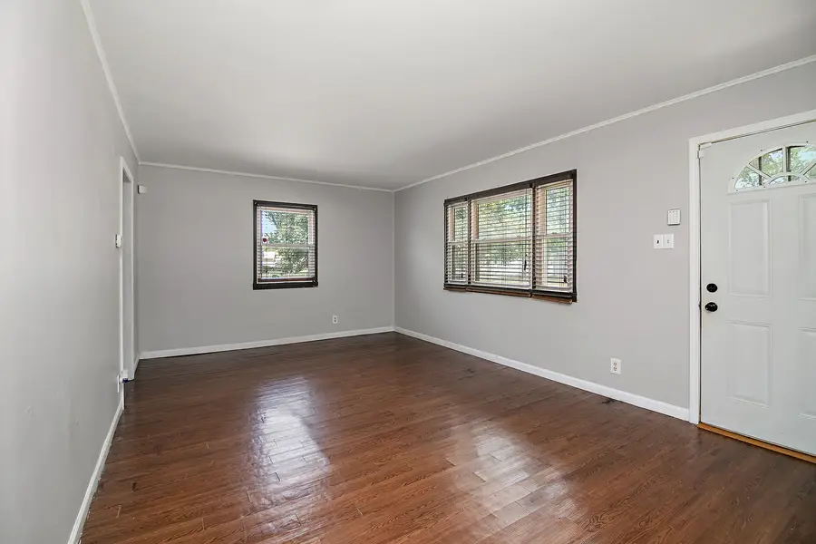 729 Webster Circle W, Kankakee, IL 60901 - Image #2