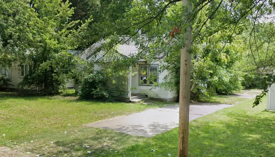 1557 W Center Street, Decatur, IL 62526 - #3