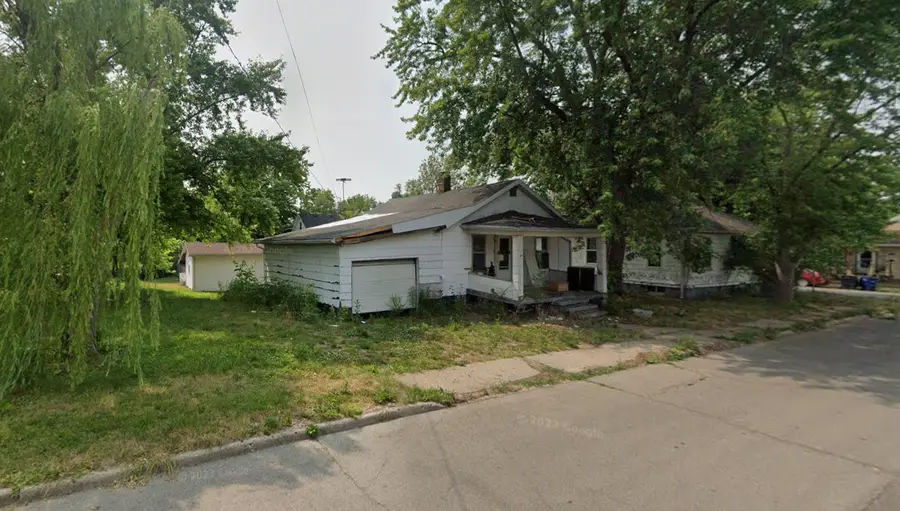 654 N Avenue B, Canton, IL 61520 - #3