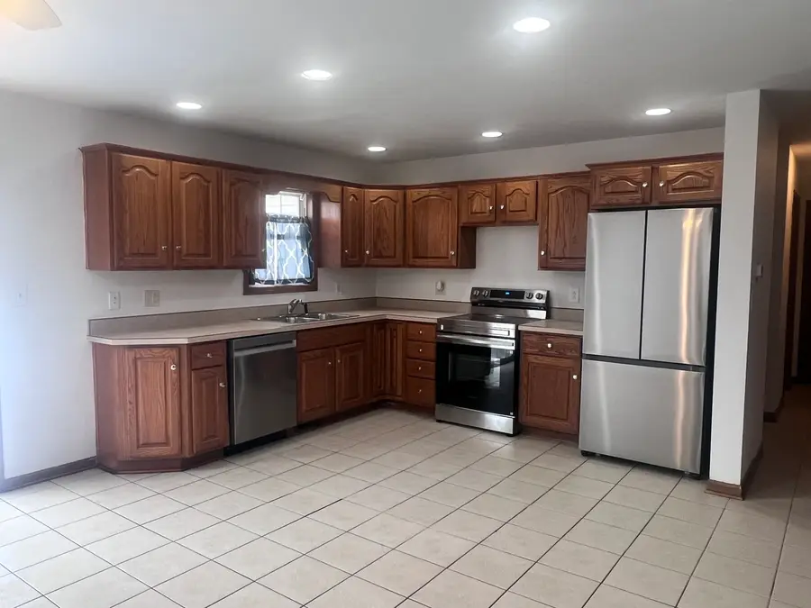 934 Evans Street, Ottawa, IL 61350 - Image #2