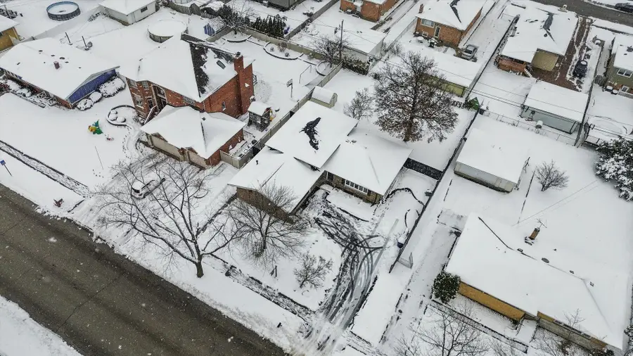 8939 Melvina Avenue, Oak Lawn, IL 60453 - #3