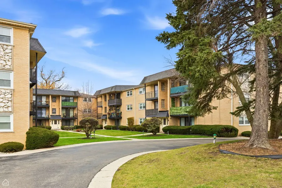 6568 W Roscoe Street #2N, Chicago, IL 60634 - #3