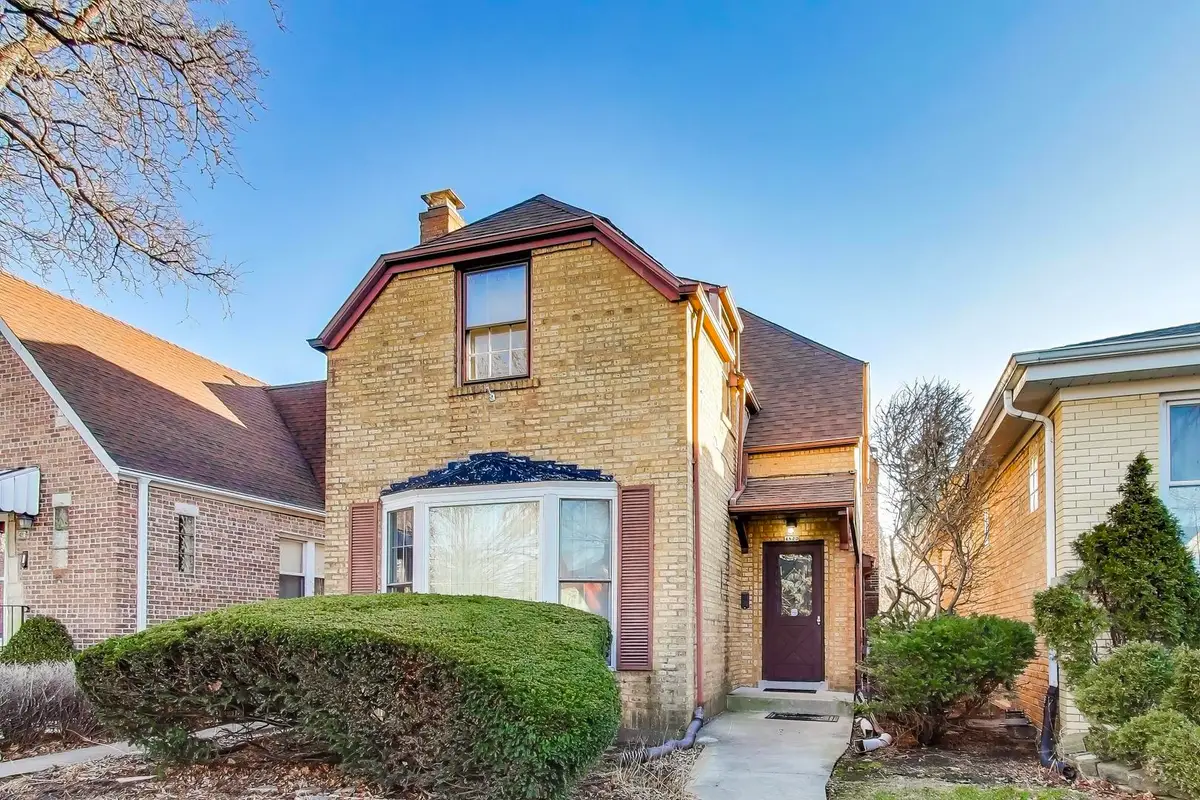 4823 W Balmoral Avenue, Chicago, IL 60630 - Image #1
