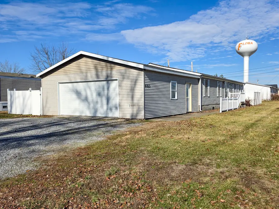 603 N Worthey Street, Flora, IL 62839 - #2