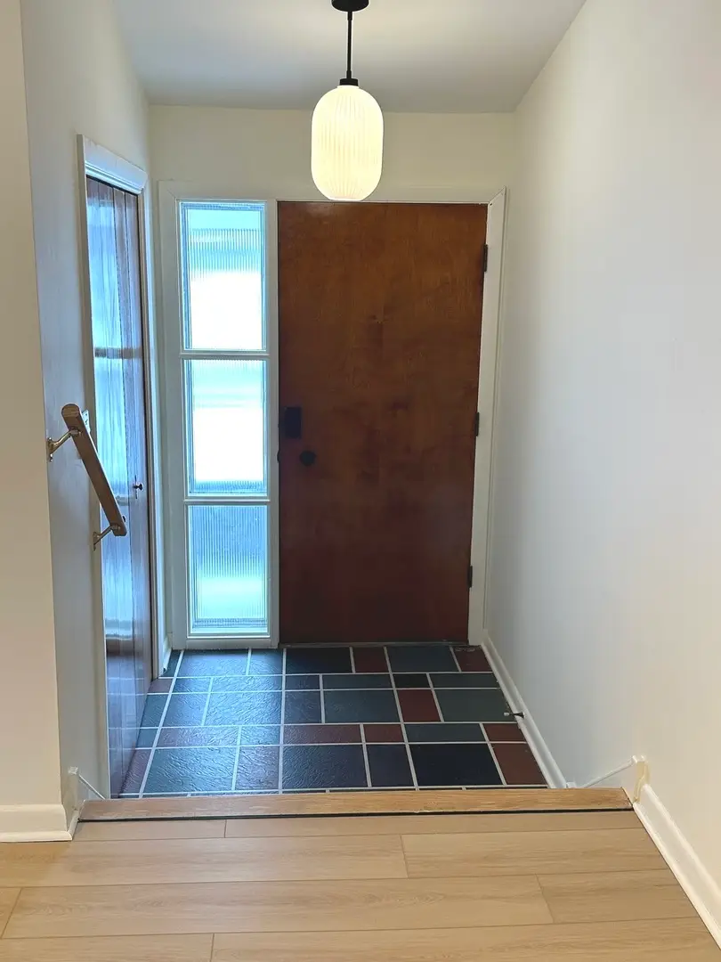 821 W Manor Court, Glenwood, IL 60425 - Image #2