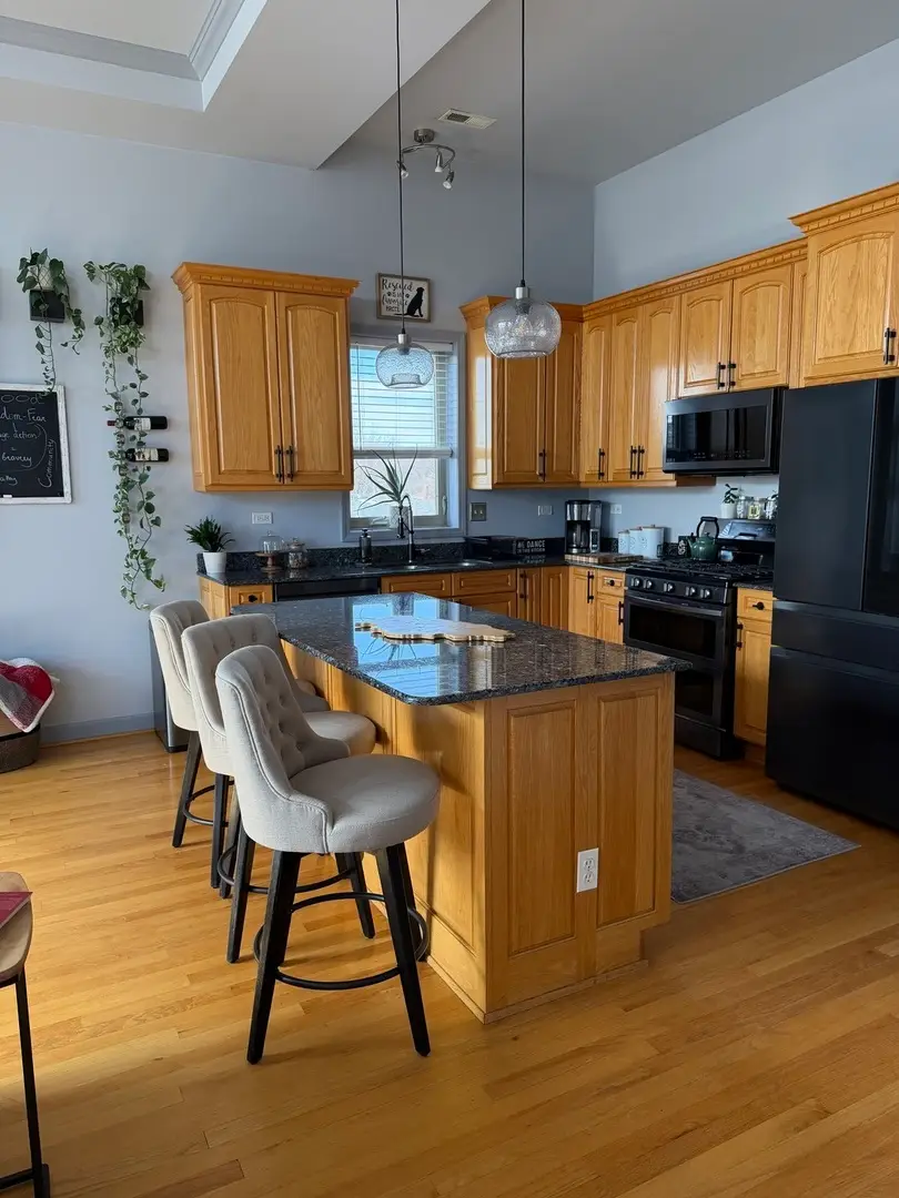 3446 W Bryn Mawr Avenue #3, Chicago, IL 60659 - #3