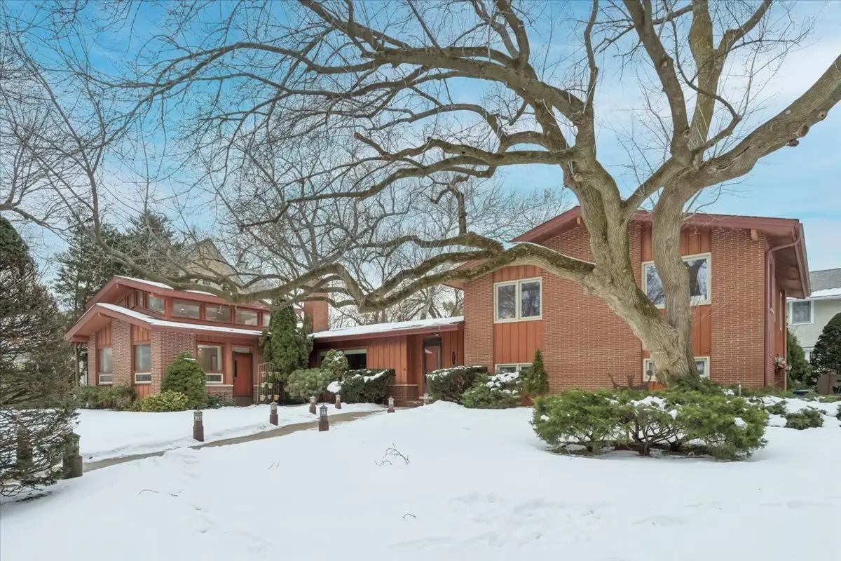 744 Sheridan Road, Evanston, IL 60202 - #1