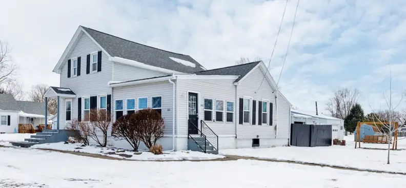 300 E South Street, Atlanta, IL 61723 - #2