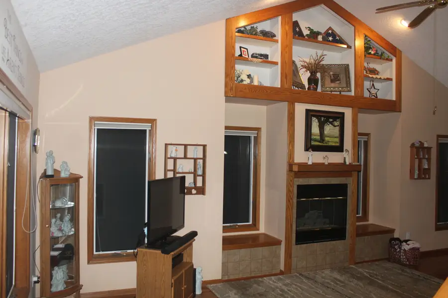 1310 W 51st Street, Davenport, IA 52806 - Image #2