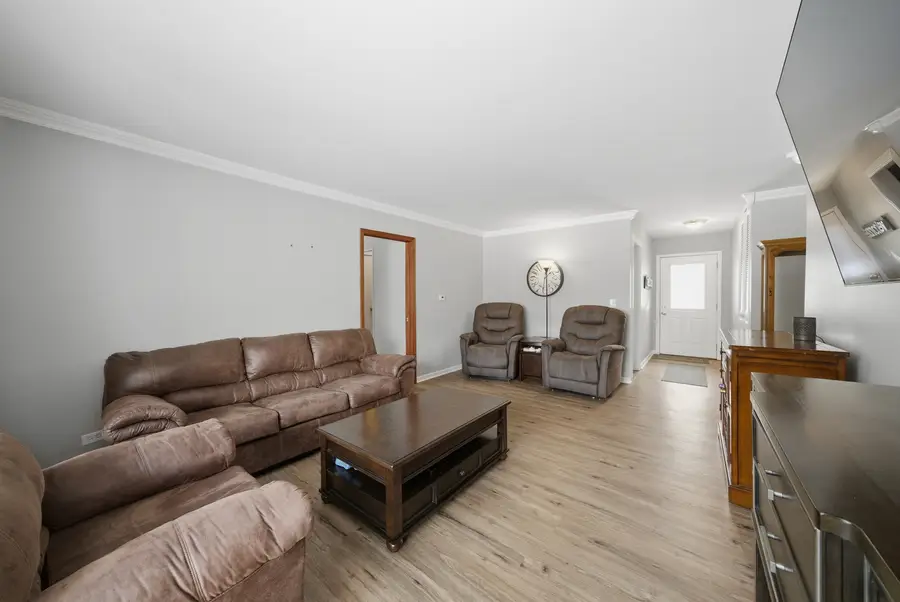 2612 Mitchell Drive, Woodridge, IL 60517 - Image #2