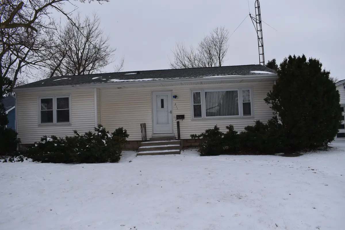 211 N Monroe Street, Flanagan, IL 61740 - Image #1