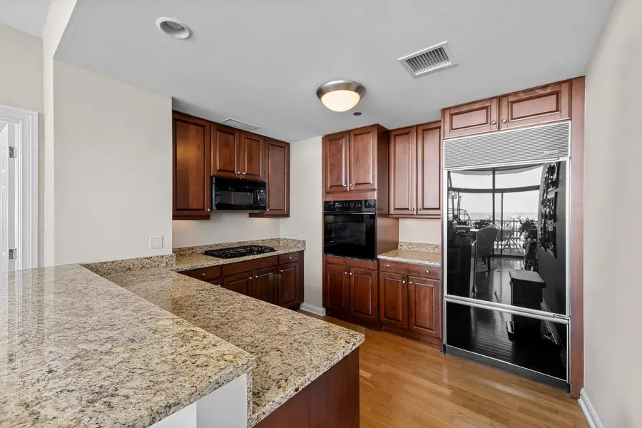 21 E Huron Street #3601, Chicago, IL 60611 - Image #2
