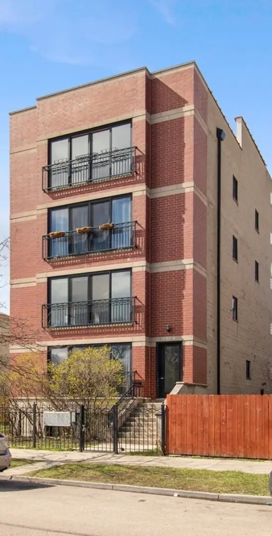 3560 S Giles Avenue, Chicago, IL 60653 - #1