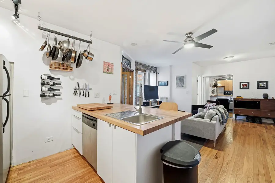 1413 W Farwell Avenue #D3, Chicago, IL 60626 - #3